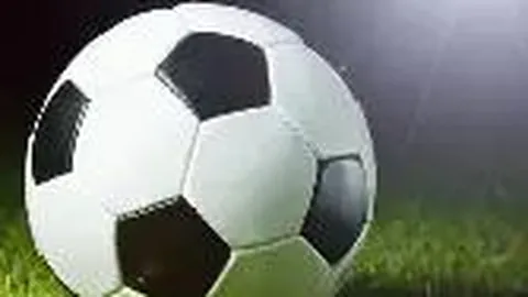 詹皇私下击掌缓解尴尬气氛 詹姆斯与魔兽关系紧张引热议