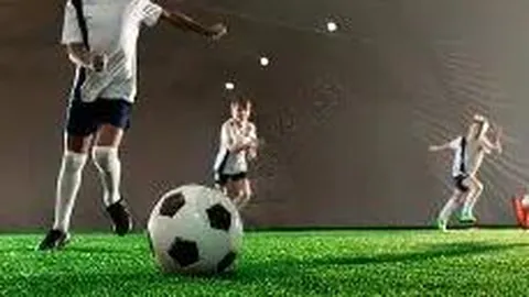 勒沃库森欧联杯7连胜新纪录，1岁阿隆索闪耀登场